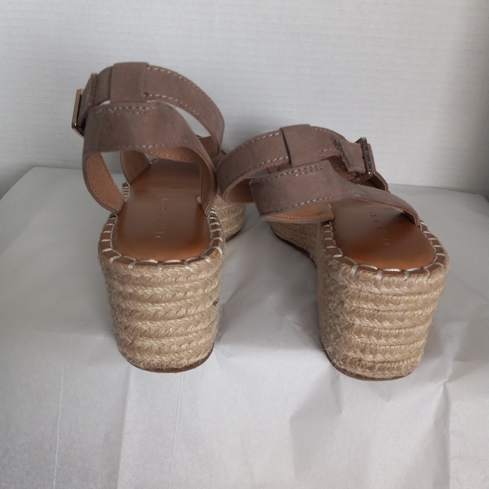 Kelly And Katie Tan Espadrille Wedges Sandals Lightweight Size 9 - Picture 8 of 9